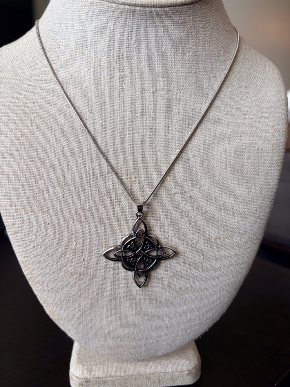 Silver Celtic Knot Pendant Necklace - Women Jewelry